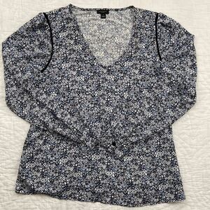 Ann Taylor Factory Floral long Sleeve V-Neck Shirt size Medium
